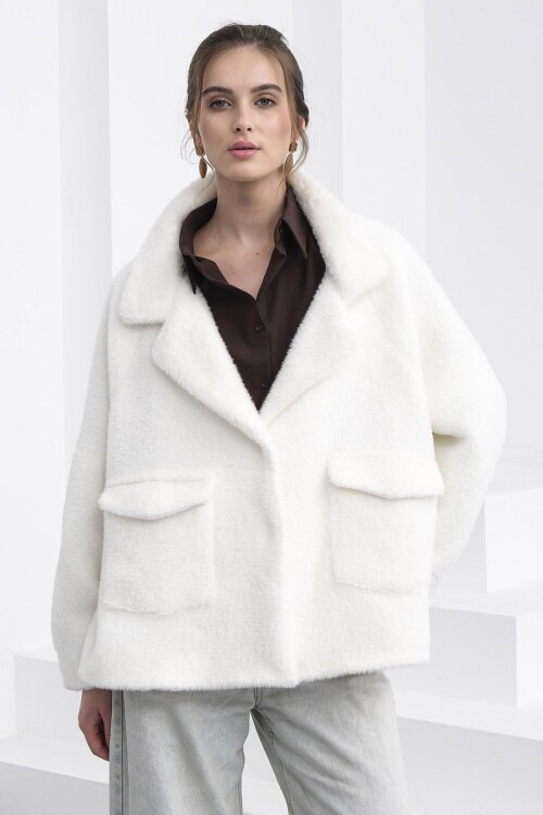 Çift Cepli Kruvaze Yaka Yumoş Ceket