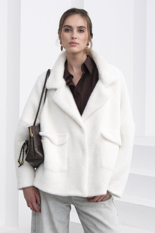 Çift Cepli Kruvaze Yaka Yumoş Ceket