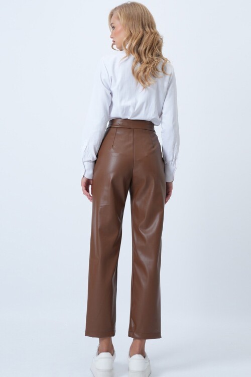 Çift Cepli Önü Çımalı Deri Pantolon