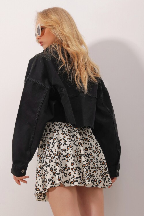 Siyah Çift Cepli Önü Düğmeli Lazer Kesim Crop Jean Ceket