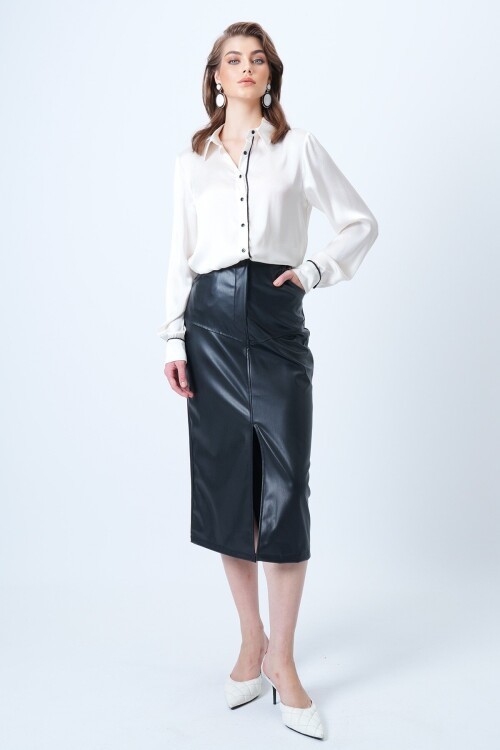 Çift Cepli Yırtmaçlı Midi Boy Suni Deri Etek