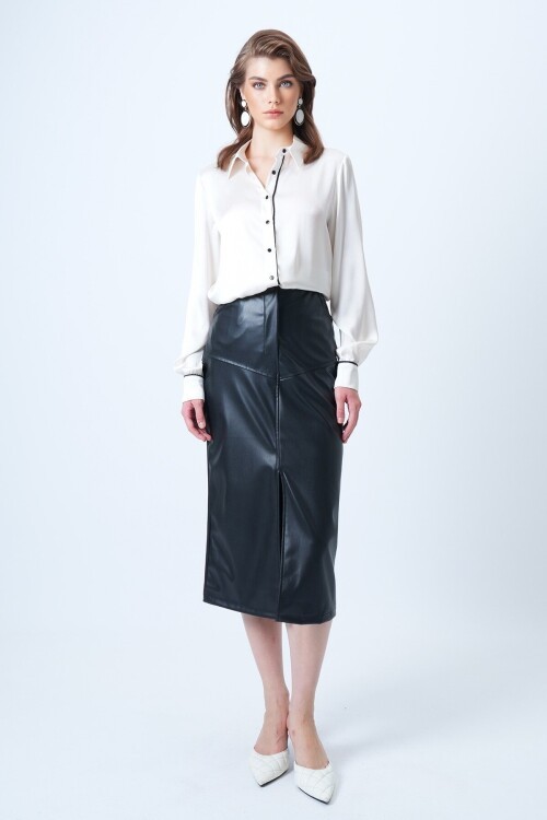 Çift Cepli Yırtmaçlı Midi Boy Suni Deri Etek