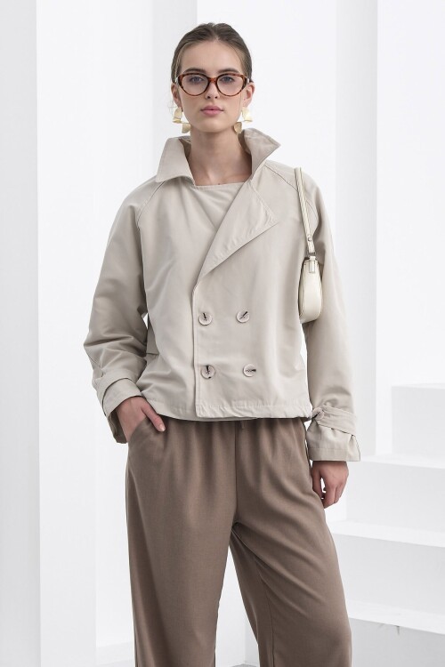 Çift Düğmeli Kruvaze Yaka Kısa Astarlı Trençkot