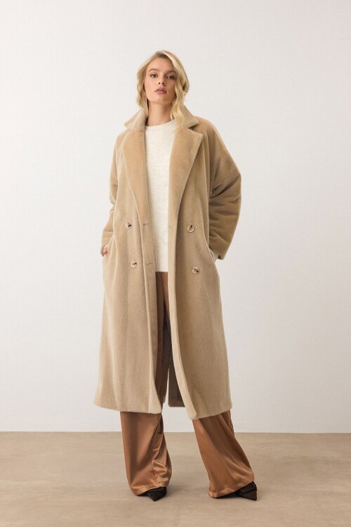 Bej Çift Düğmeli Yumuşak Dokulu Kaşe Kaban