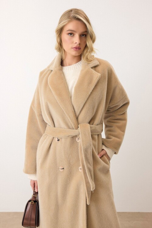 Bej Çift Düğmeli Yumuşak Dokulu Kaşe Kaban