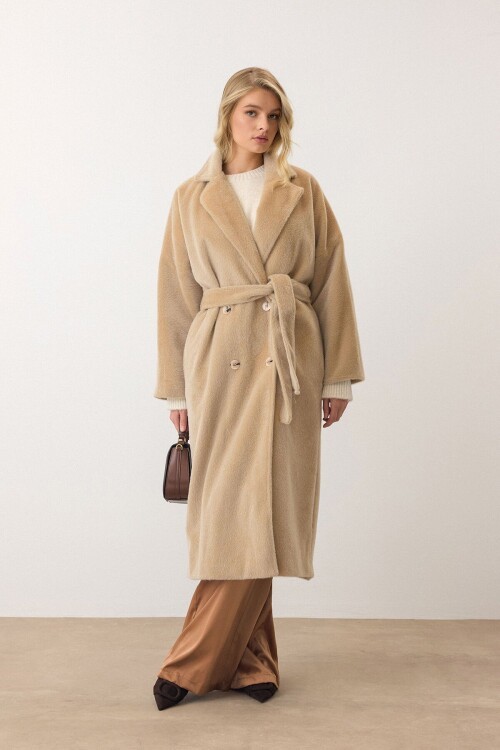 Bej Çift Düğmeli Yumuşak Dokulu Kaşe Kaban