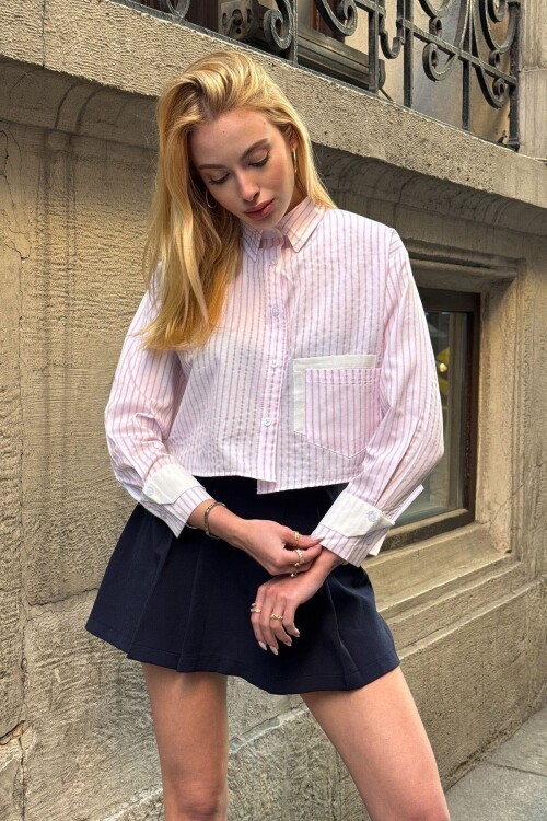 Pudra Çizgili Oversize Uzun Kollu Düğmeli Manşet Crop Gömlek