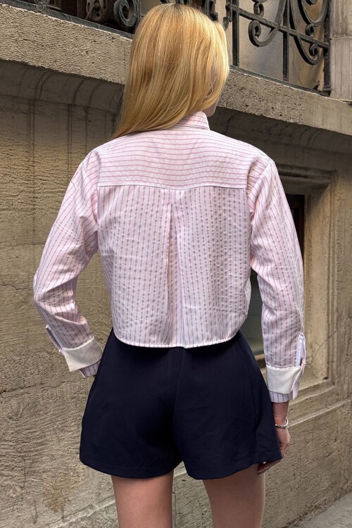 Pudra Çizgili Oversize Uzun Kollu Düğmeli Manşet Crop Gömlek