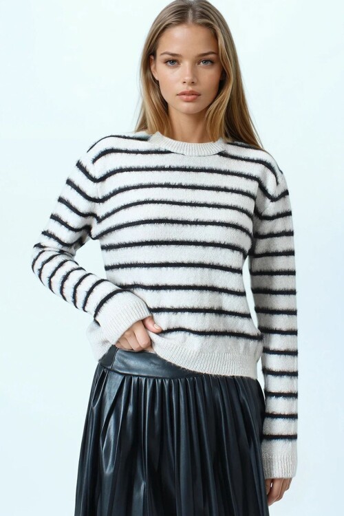 Çizgili Tüylü Dokulu Bisiklet Yaka Triko Kazak