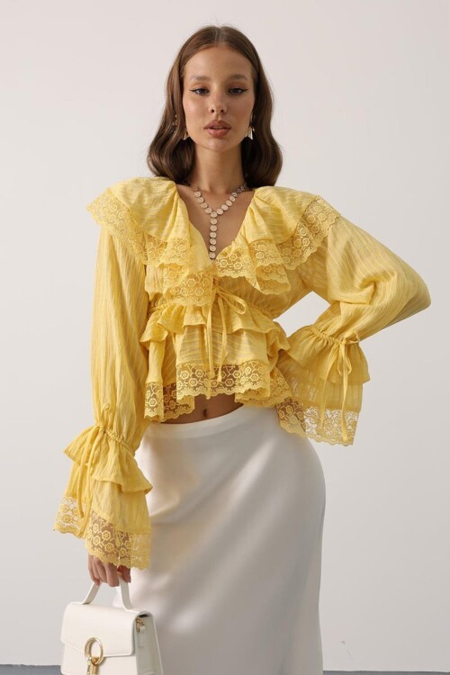 Dantelli Fırfırlı Bohem Bluz