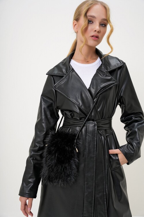 Siyah Deri Kordonlu Mıknatıs Kapamalı Suni Kürk Telefon Çantası