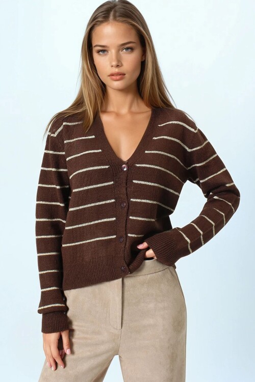 Derin V Yaka Düğmeli Çizgili Triko Hırka