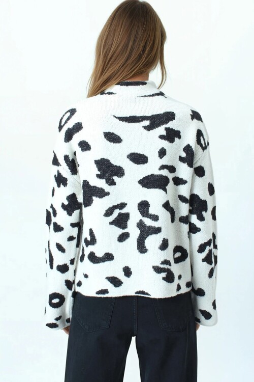 Desenli Yarım Balıkçı Yaka Triko Kazak