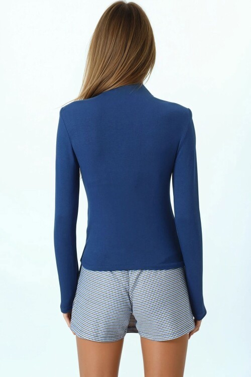 Dik Yaka Önü Çımalı Basic Bluz