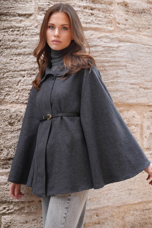 Düğme Kapamalı Kemerli Kaşe Pelerin