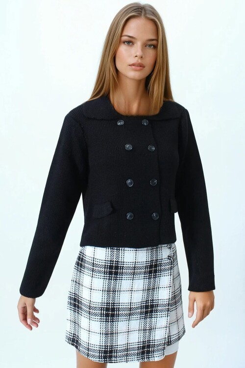 Düğmeli Cep Detaylı Triko Hırka