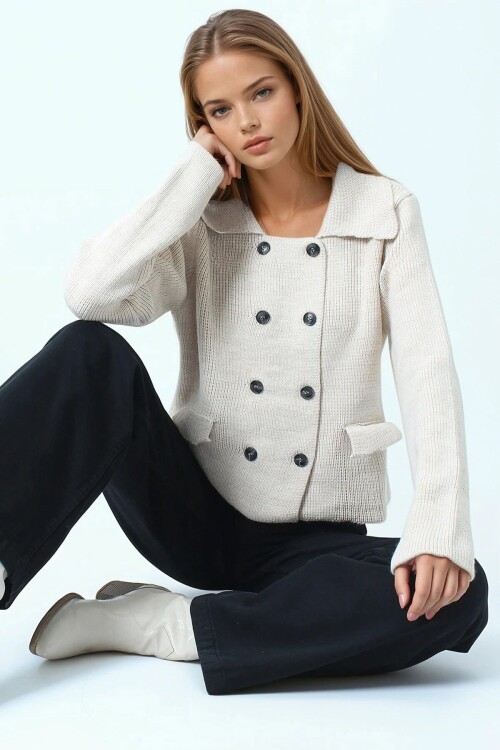 Düğmeli Cep Detaylı Triko Hırka