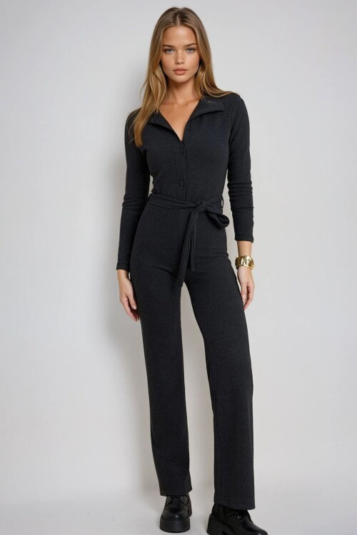 Siyah Düğmeli Kuşak Bağlamalı Düz Paça Uzun Kollu Tulum