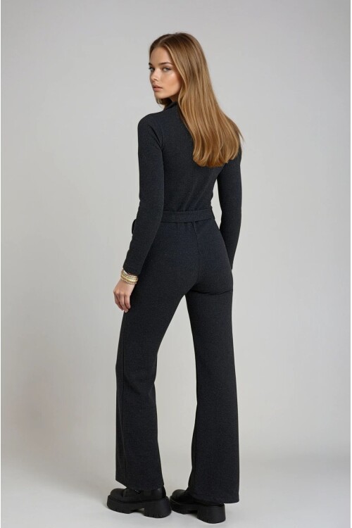 Siyah Düğmeli Kuşak Bağlamalı Düz Paça Uzun Kollu Tulum