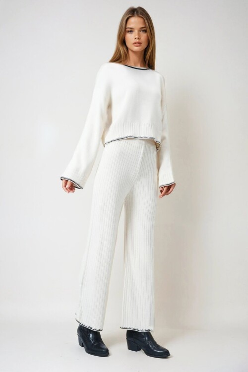 Ekru Biyeli Salaş Kazak Ve Triko Pantolon Takım