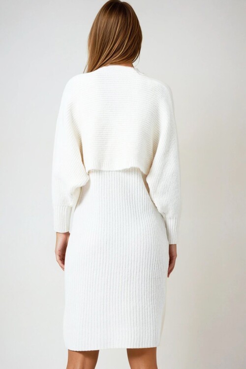 Düğme Kapamalı Crop Hırka ve Ön Arka V Yaka Fitilli Triko Elbise Takım