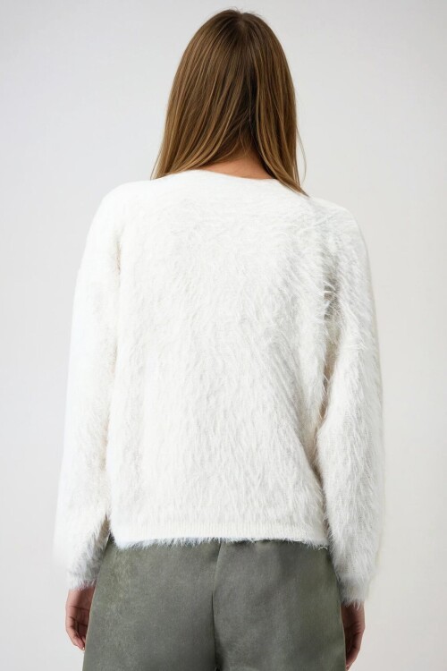 Ekru Kalp Düğme Detaylı Sakallı Hırka