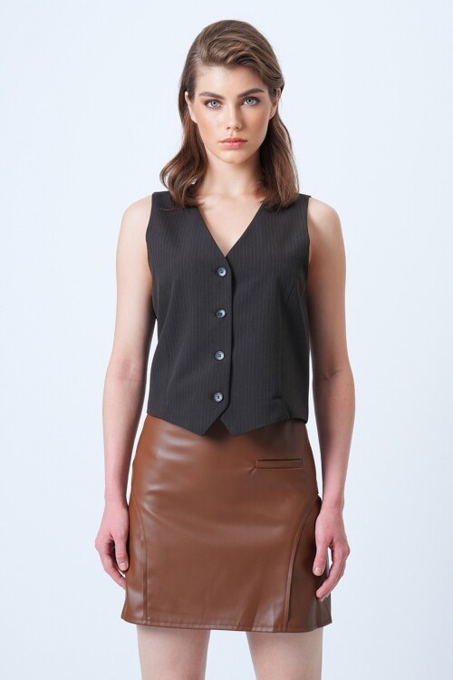 Fileto Cep Ve Dikiş Detaylı Yandan Fermuarlı Suni Deri Etek