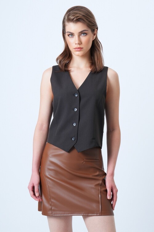 Fileto Cep Ve Dikiş Detaylı Yandan Fermuarlı Suni Deri Etek