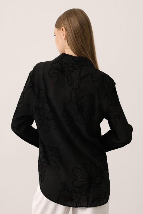 Kabartma Çiçek Desenli Dokulu Uzun Kollu Gömlek