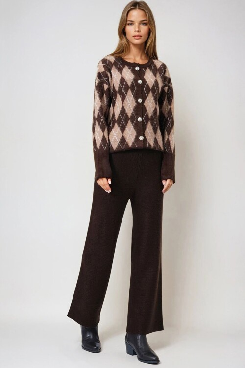 Kahverengi Argyle Desenli Triko Hırka Ve Düz Paça Pantolon Takım