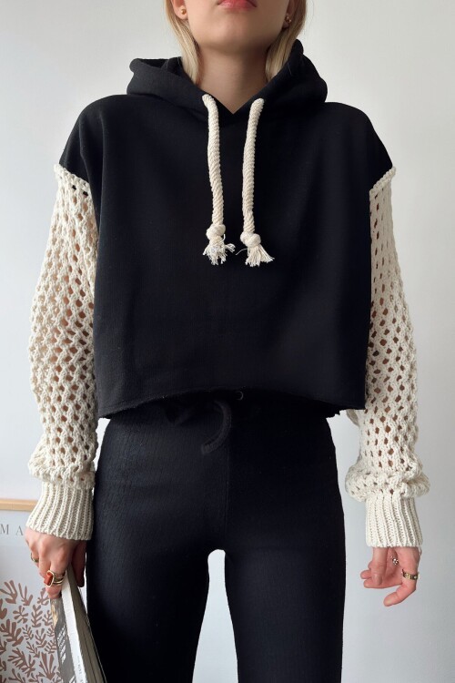 Siyah Kapüşonlu File Örgü Kol Bağcıklı Crop Sweatshirt