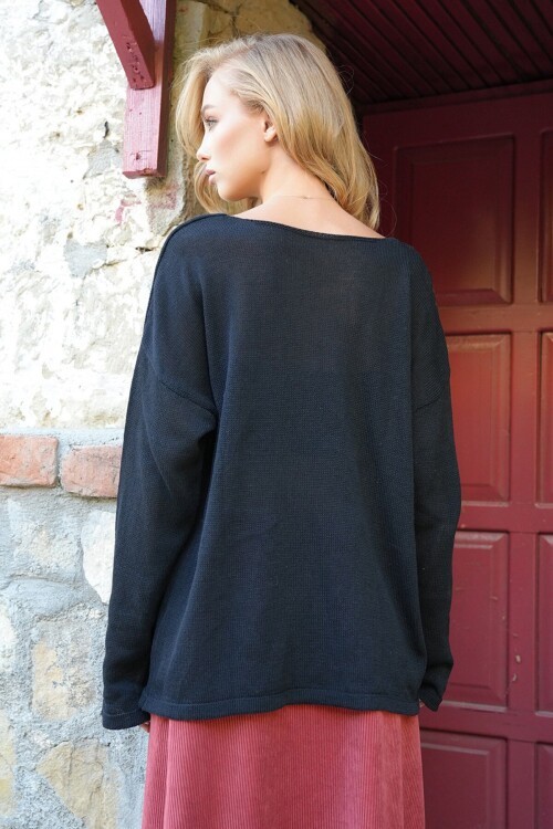 Kayık Yaka İnce Örme Kazak