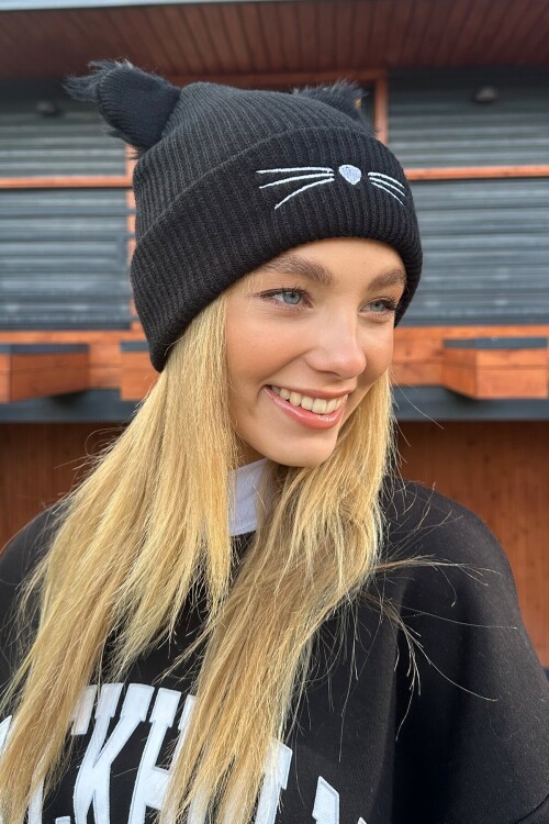 Siyah Kedi Nakışlı Bere