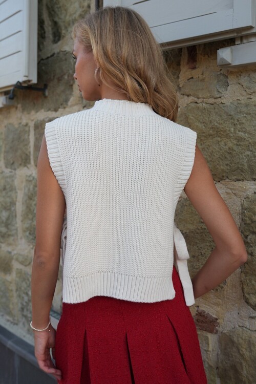 Kiraz Nakışlı Yanlardan Bağlamalı Süveter