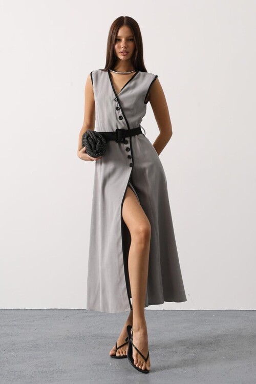 Kontrast Detaylı Düğmeli Kemerli Midi Boy Elbise