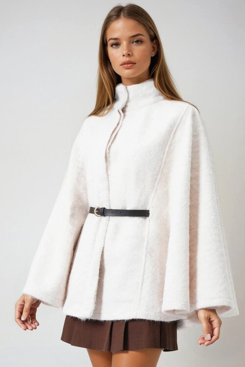 Krem Kemerli Gizli Düğmeli Premium Pelerin