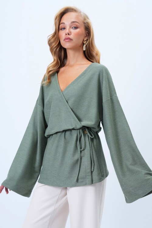 Kruvaze Kesim V Yaka Bağlama Detaylı Hırka