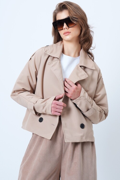 Kruvaze Yaka İçi Astarlı Kısa Trenç Ceket