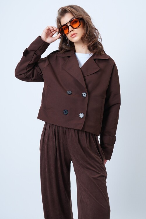 Kruvaze Yaka İçi Astarlı Kısa Trenç Ceket