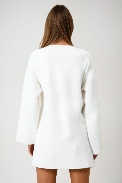 Kruvaze Yaka Püsküllü Hırka