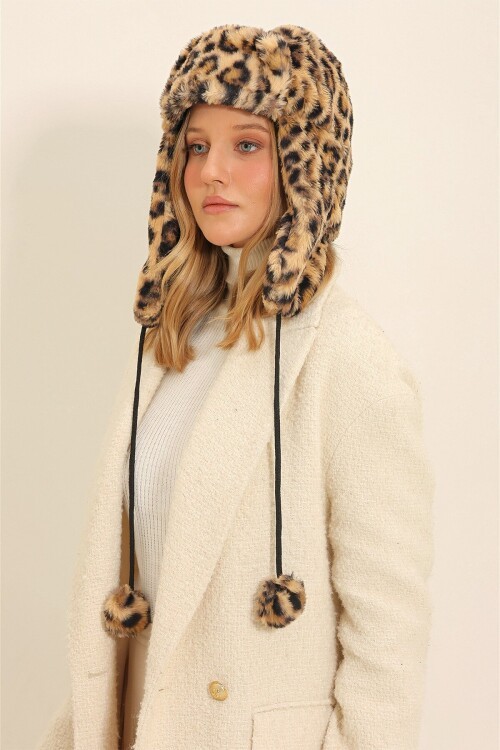 Leopar Leopar Desenli Kulaklıklı Şapka