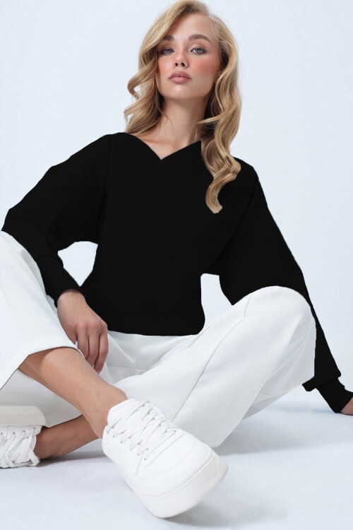 Ön Arka V Yaka Asimetrik Kesimli Bluz