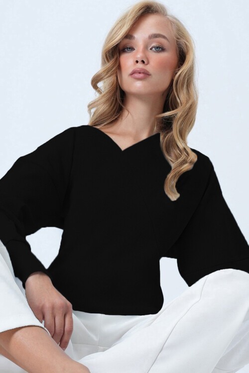 Ön Arka V Yaka Asimetrik Kesimli Bluz