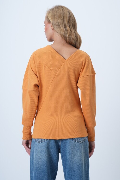 Ön Arka V Yaka Asimetrik Kesimli Bluz