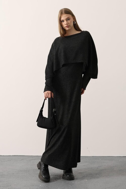 Pelerin Detaylı Uzun Kollu Yumoş Triko Maxi Elbise