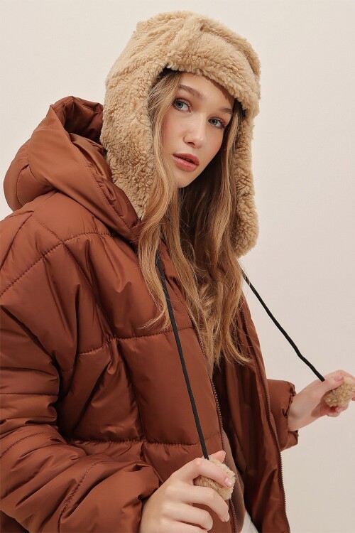 Bisküvi Peluş Kulaklıklı Yumoş Şapka