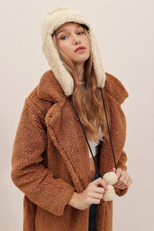 Bej Peluş Kulaklıklı Yumoş Şapka