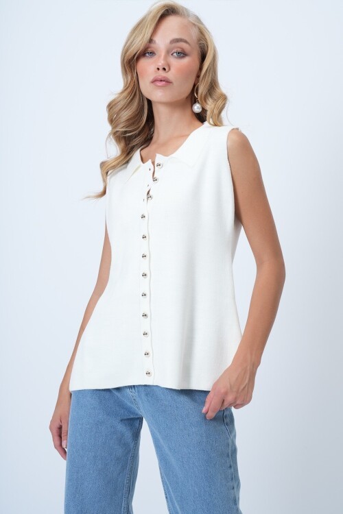 Polo Yaka Gold Düğmeli Triko Yelek