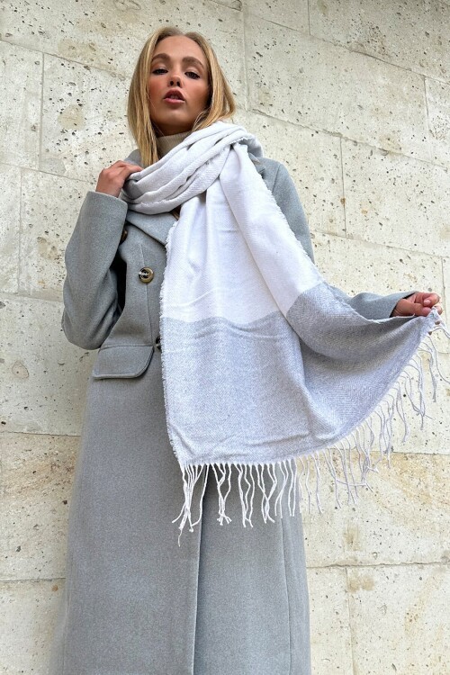 Gri Püskül Detaylı Desenli Şal