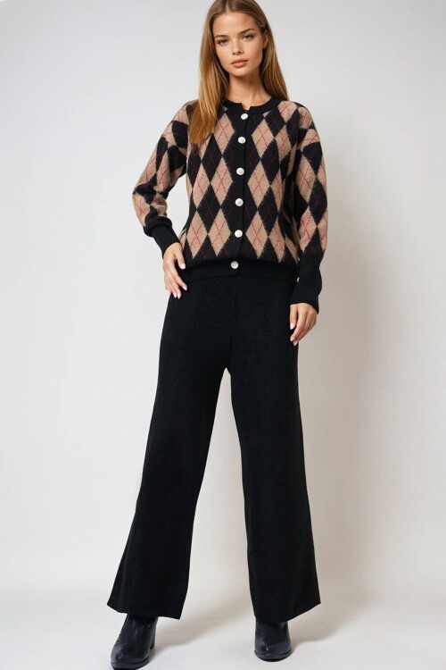 Siyah Argyle Desenli Triko Hırka Ve Düz Paça Pantolon Takım